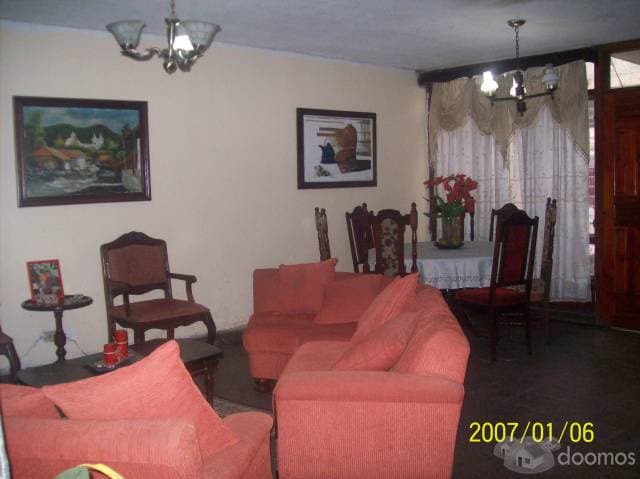 vendo casa de dos plantas en area comercial — foto 4
