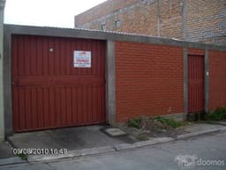 VENTA DE CASA AMPLIA EN RES. EL MANANTIAL, SALIDA AL SUR
