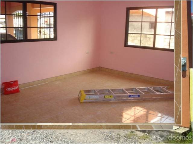SE VENDE CASA EN CIUDAD — foto 2