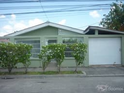 Venta de casa Residencial Santa Monica