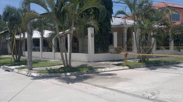 Vendo bonita casa de esquina — foto 3
