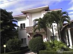Venta de Casa de Playa en Tela