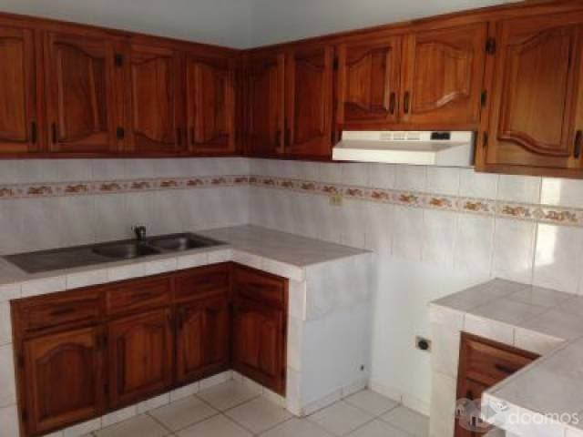 Se alquila apartamento tipo town house de dos pisos — foto 2