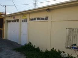 BONITA CASA CERCA DEL ESTADIO OLIMPICO