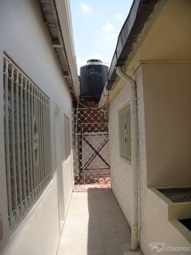 se vende casa en colonia satelite — foto 8