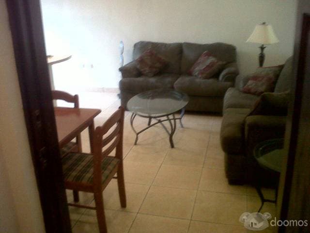 SE RENTA APARTAMENTO AMUEBLADO CON PISCINA — foto 3